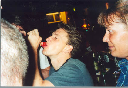 godla trinkt tequila