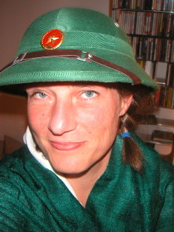 noaal, barac und lerth folgen sch&uuml;chtern...